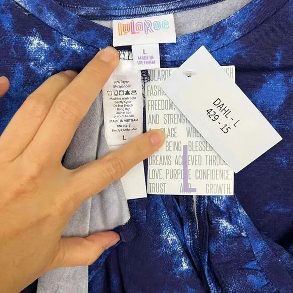 Lularoe Dahl Top Blue Tie Dye Print - Size Large - Picture 5 of 7